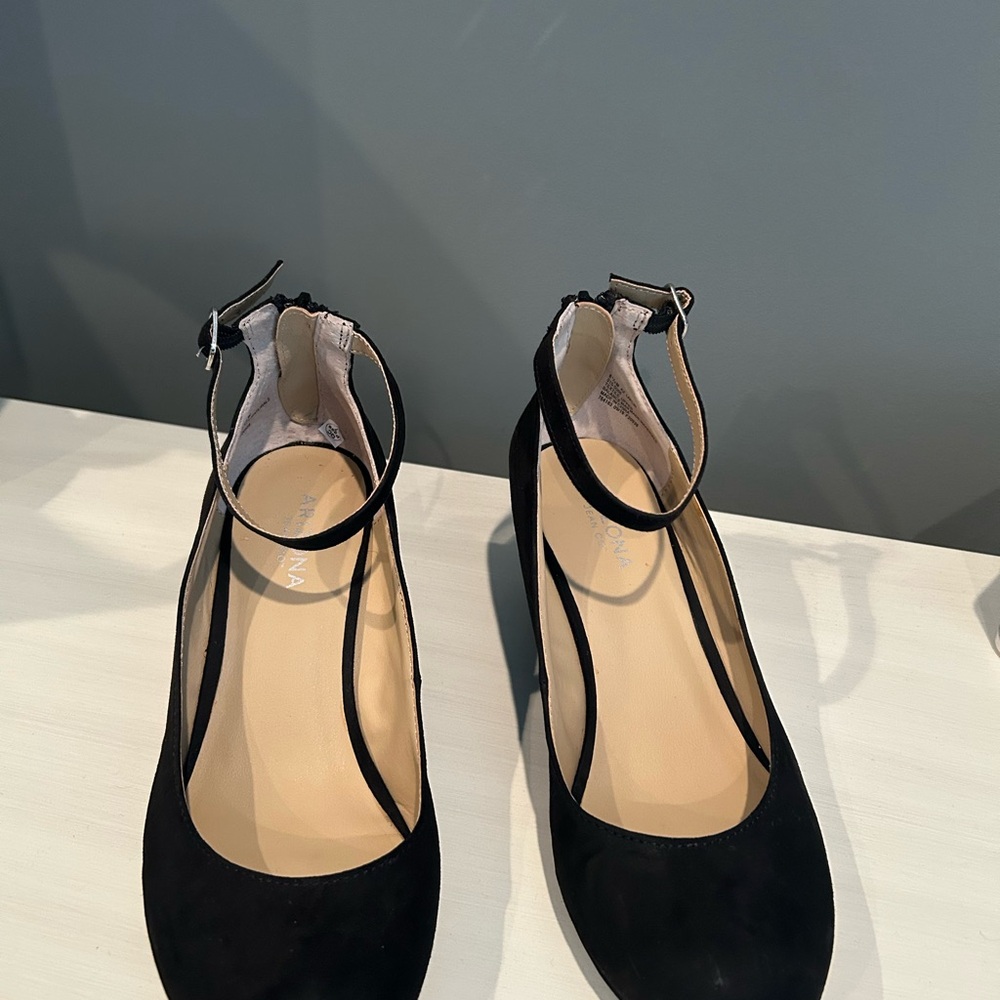 Black Wedge Heel Women's Shoes - Picture 2 of 3